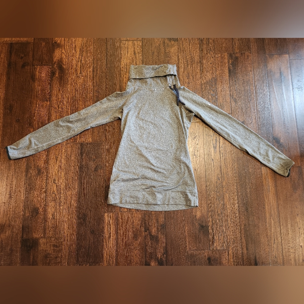 Nike Dri Fit Cowl Neck Long Sleeve Pullover Sweatshirt small